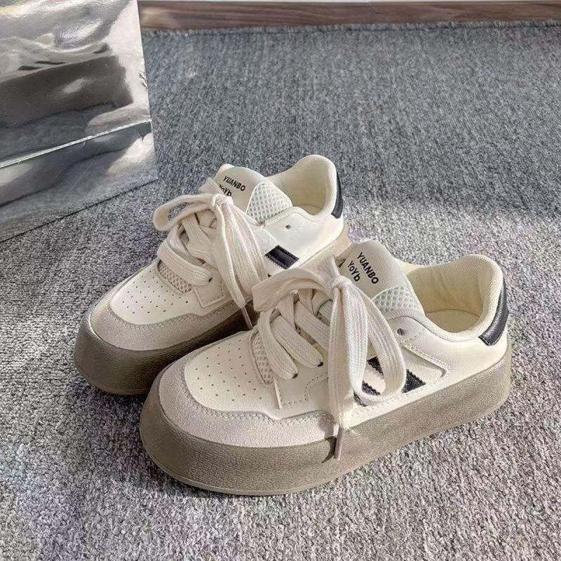 Thick sole height increase 2026 spring and autumn new retro soft sole comfortable moral training shoes women's casual versatile board shoes