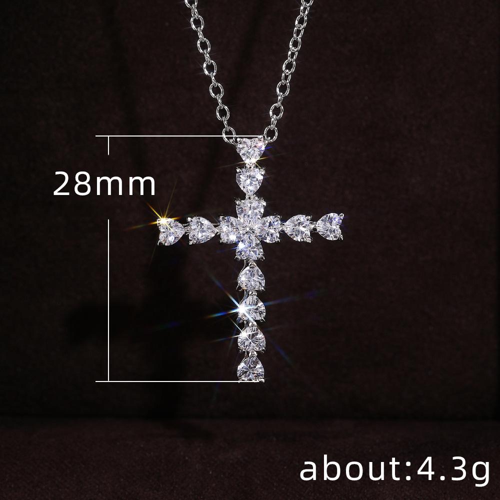 Ladies' Cross Pendant Necklace, Exquisite Heart-shaped Synthetic Zircon, Elegant Collarbone Chain, Fashionable Necklace for Daily Wear