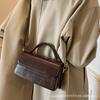 Retro Simple Portable Small Square Bag Women's Old Money Wind Wear Casual Shoulder Messenger Bag Commuter Bag