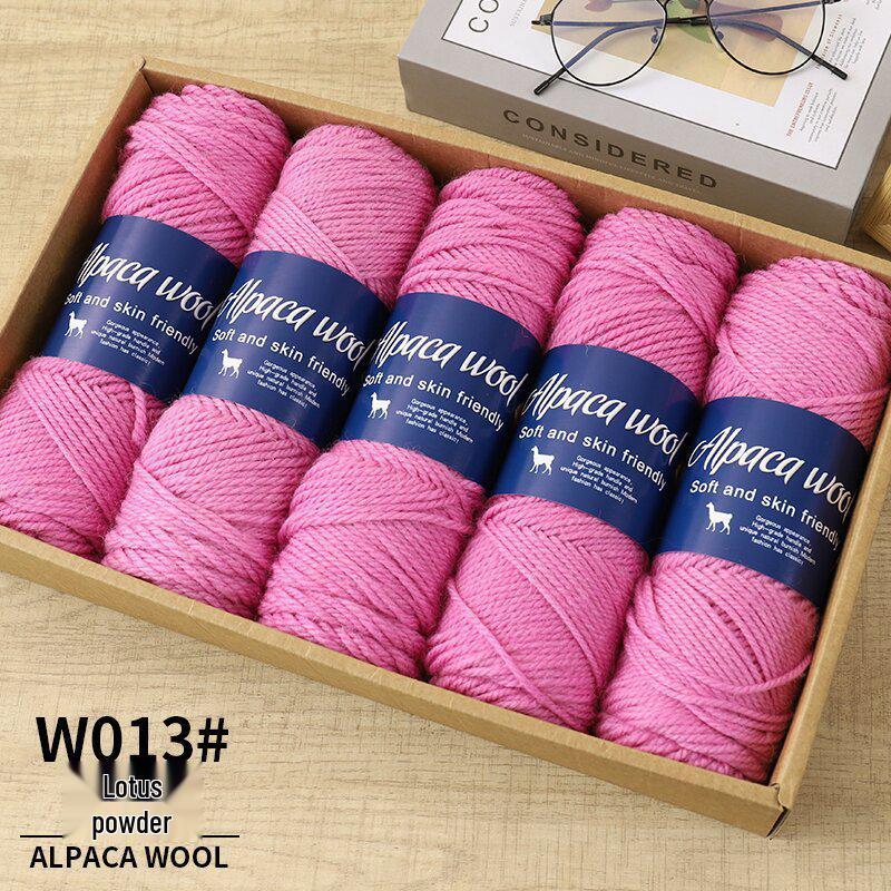 Soft Alpaca Yarn: Comfortable, ideal for hand-knitting scarves and other medium-thick projects.
