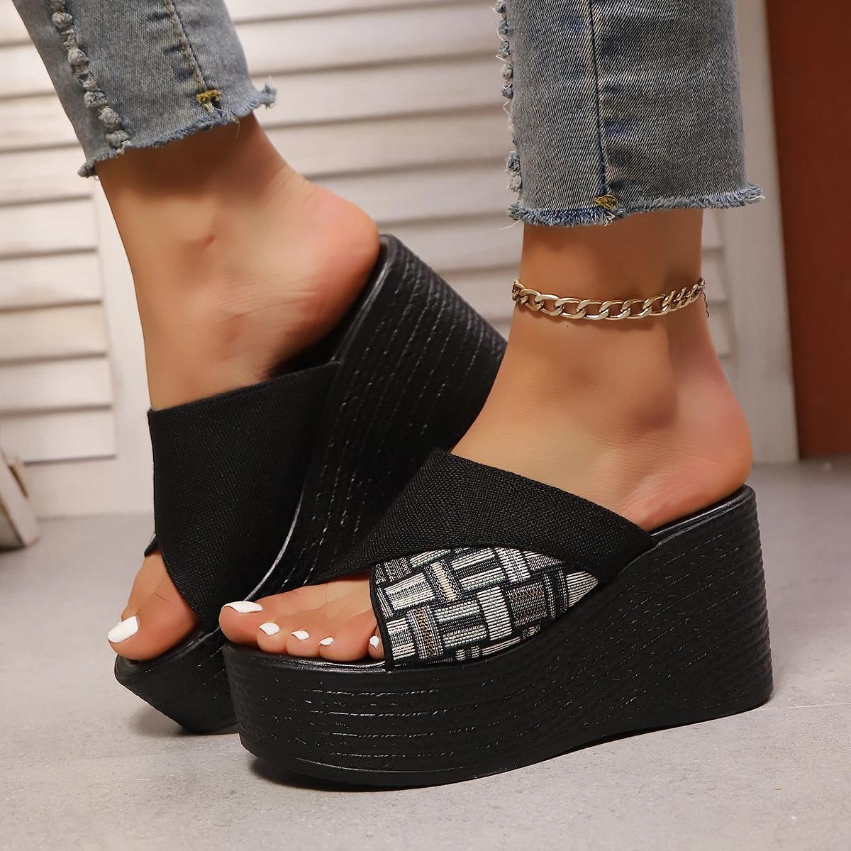 

Лоскутные тапочки на толстой платформе для женщин, модные босоножки на танкетке с узором в клетку, женские летние пляжные сандалии с толстой подошвой 43 чёрный