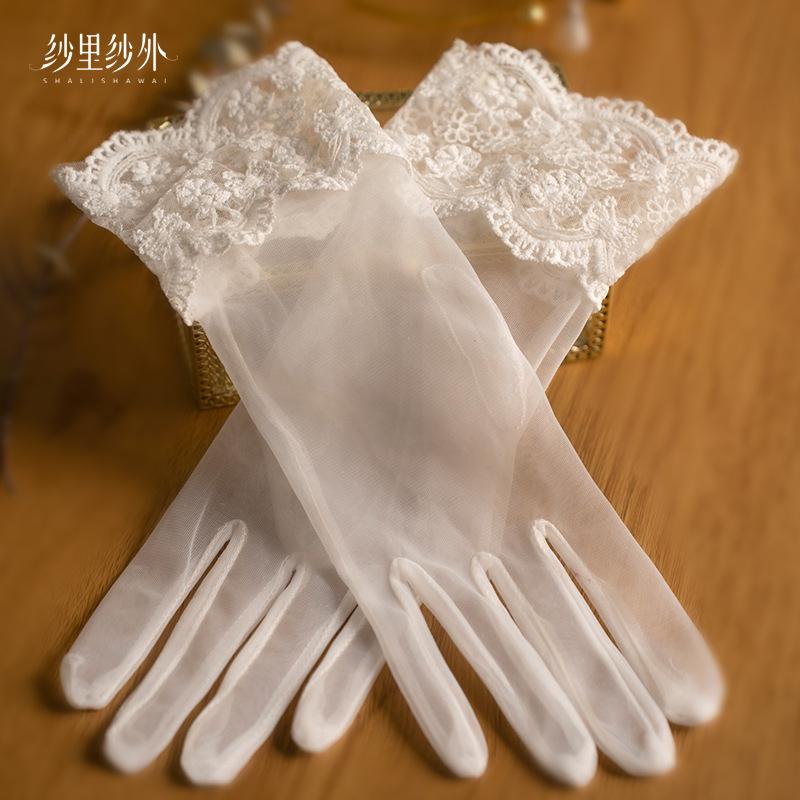 

Elegant Short Mesh Lace Thin Tulle Gloves Opera Evening Party Wrist Mitten Bride Wedding Accessories