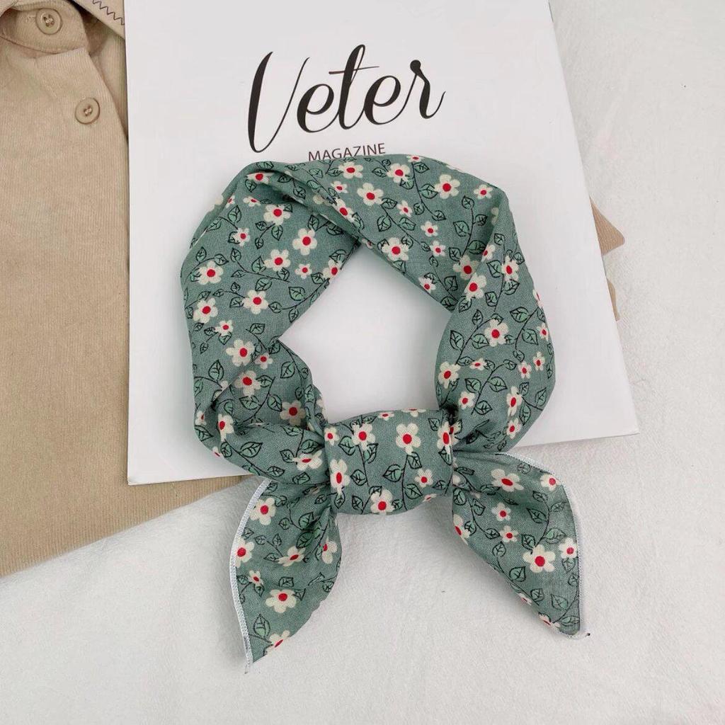 Retro Green Floral Small Silk Scarf - Korean Style Women's Versatile Autumn/Spring Accessory, Thin Square for Neck or Headband