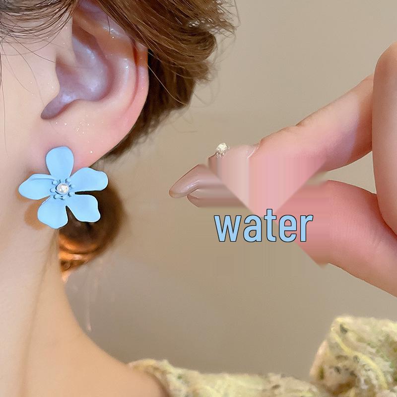 Simple Fresh Flower Pearl Sterling Silver Stud Earrings: Sweet Mori Girl Fashion for Women