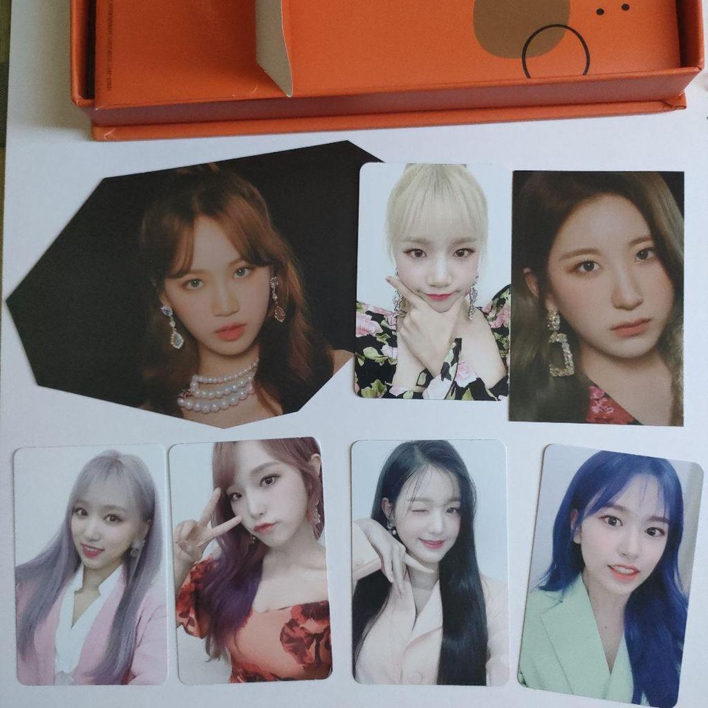 [USED] IZ*ONE All members autographed CD BLOOM*IZ