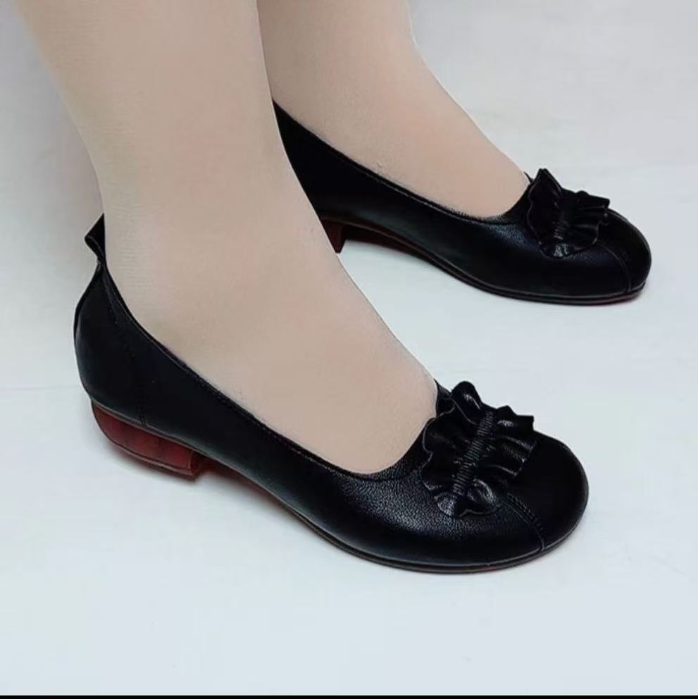 

Single shoes 2025 new comfortable soft sole fashion versatile soft surface durable wear niche wear-resistant round head female mother shoes 34 чёрный