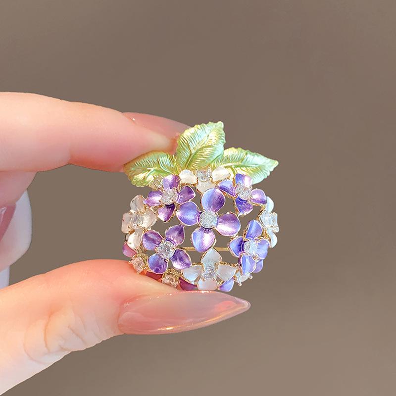 Elegant Pearl Brooch - High-End Minimalist Clothing Accessory