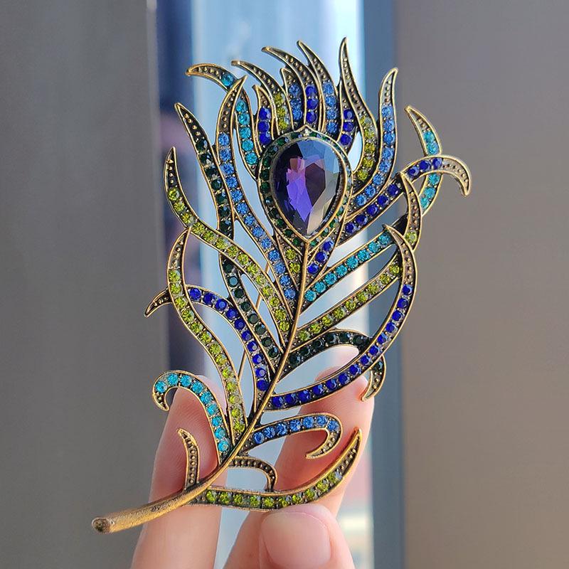 Elegant Colorful Peacock Feather Brooch with Rhinestones – Vintage Alloy Design for Men & Women