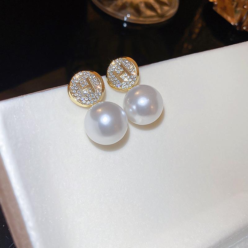 Silver Needle Diamond Pearl C-Shaped Earrings French Retro Premium Temperament Earrings Personality Light Luxury Earrings Women
