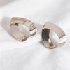 1 Pair of Design Metal Japanese and Korean Simple Atmosphere High-end Flake Geometric Women's Earrings Suitable for Daily Life