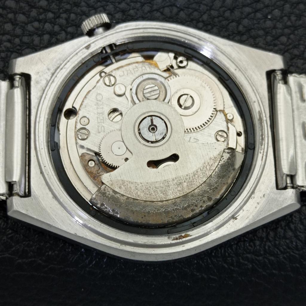 Seiko 5 AUTOMATIC JAPAN 7009A MENS VINTAGE BLACK COLOR DIAL WATCH A701318-5 R206a-a701318