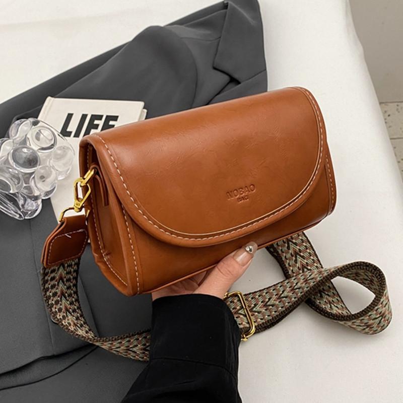 Women's Wax Oil Leather Messenger Bag Crossbody Bag High Quality Luxury Fashion Design Ladies