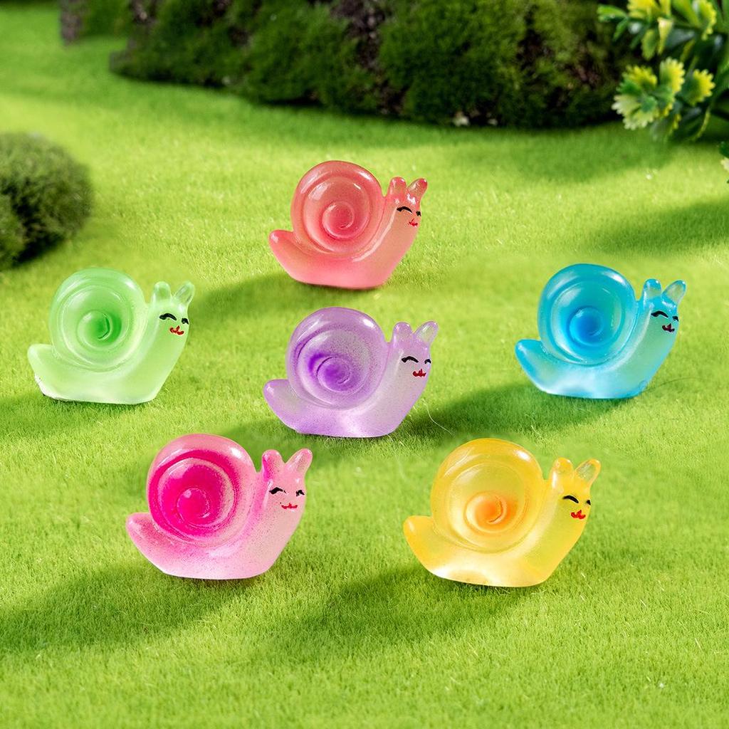 Miniature Luminous Resin Animal Ornaments: Cartoon Desktop & Car Decorations