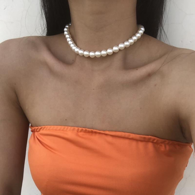 Colar Elegante de Cor Dourada com Coração e Pérola 17KM Para Mulheres Moda Colares Choker de Pérolas Assimétricos Tendência 2022 Joias de Casamento