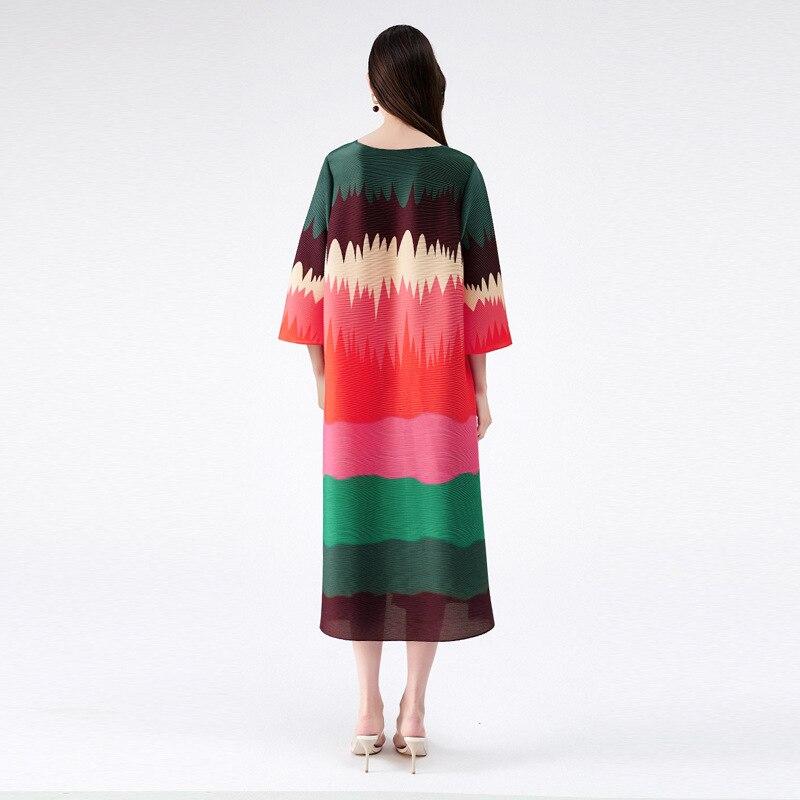 Kobieta plisowana sukienka maxi w kolorowe paski rozkloszowany rękaw jednorzędowy kołnierz w kształcie litery V w stylu casual, jesienna moda odzież