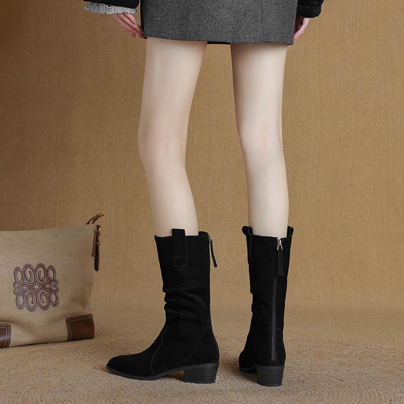 Krazing Pot Nubuc din piele intoarsa de vaci Cizme de iarna cu varf rotund cu toc mediu pentru femei Cizme cu pliuri retro elegante pentru femei la mijlocul gambei