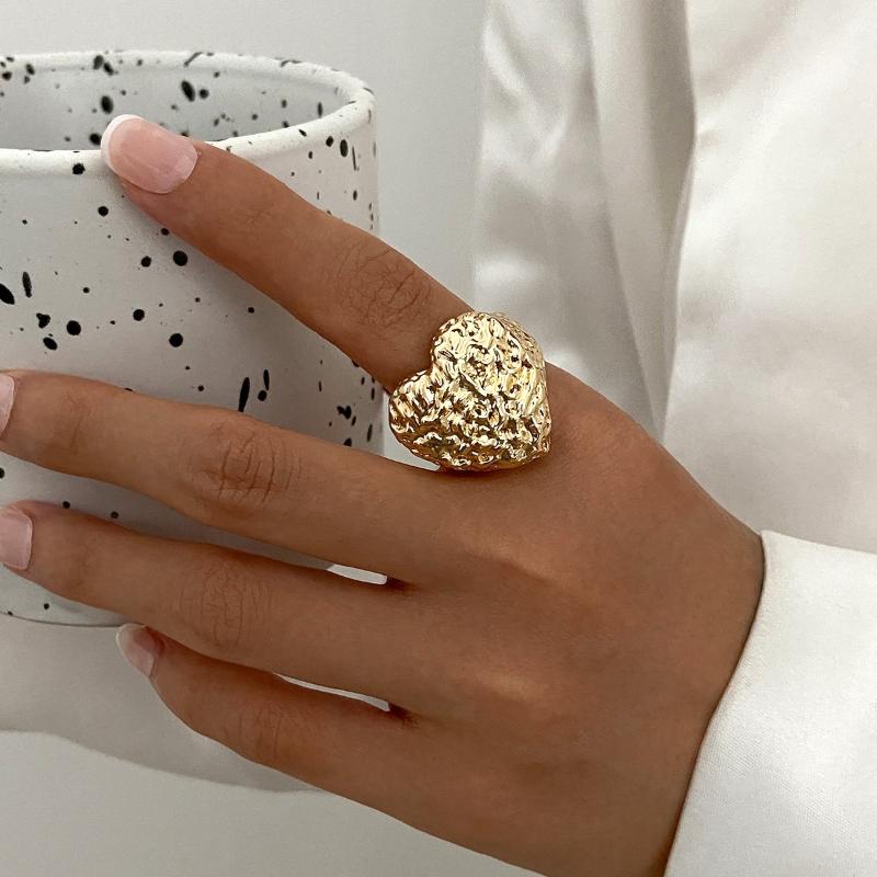 Ins Jednoduchý prsten na prst se srdíčkem Prsten s korálkovým řetízkem s přívěskem srdce pro ženy Osobnostní kovové prsteny Dámské šperky