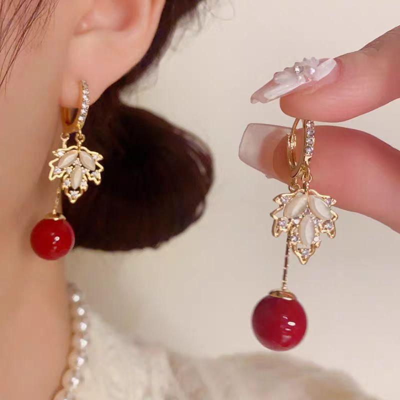 Retro design sense opal maple leaf earrings ear buckles women s red pearl fringed earrings temperament Internet celebrity earrings