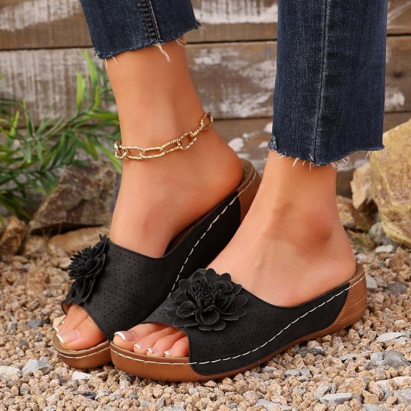 Large size wedge slippers women's summer new hollowed-out lightweight carved slippers women