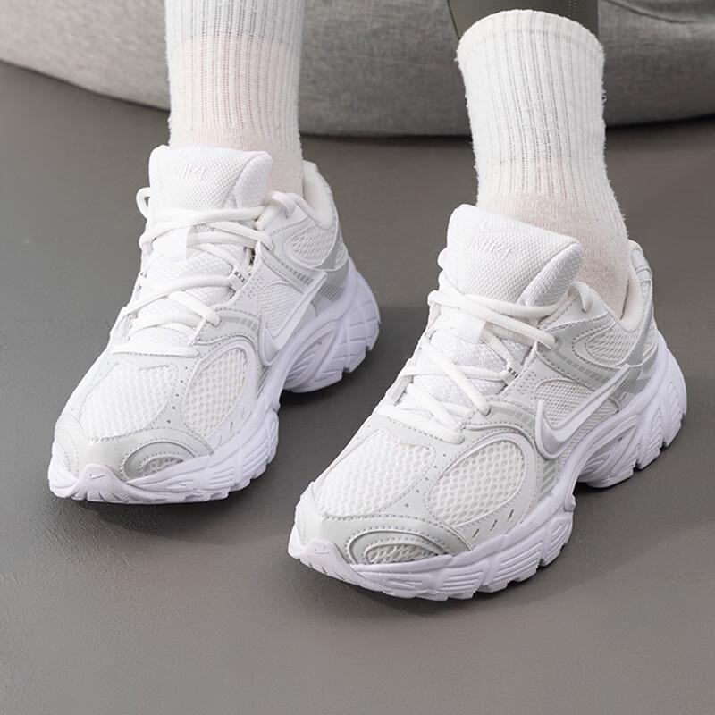 Nike Women s HQ7901-101 Lifestyle Sneakers US 7