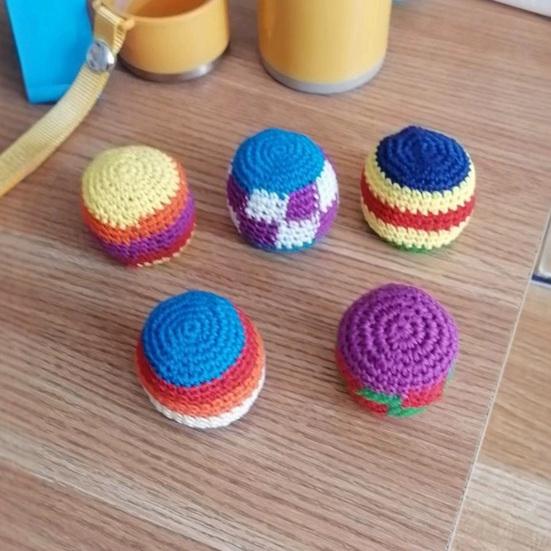 Soft Beanbag Throwing Balls for Kids Crochet Footbag Juggling Balls Handheld Crochet Sandbag Set for Kindergarten Elementary Sports Outdoor Play Toy