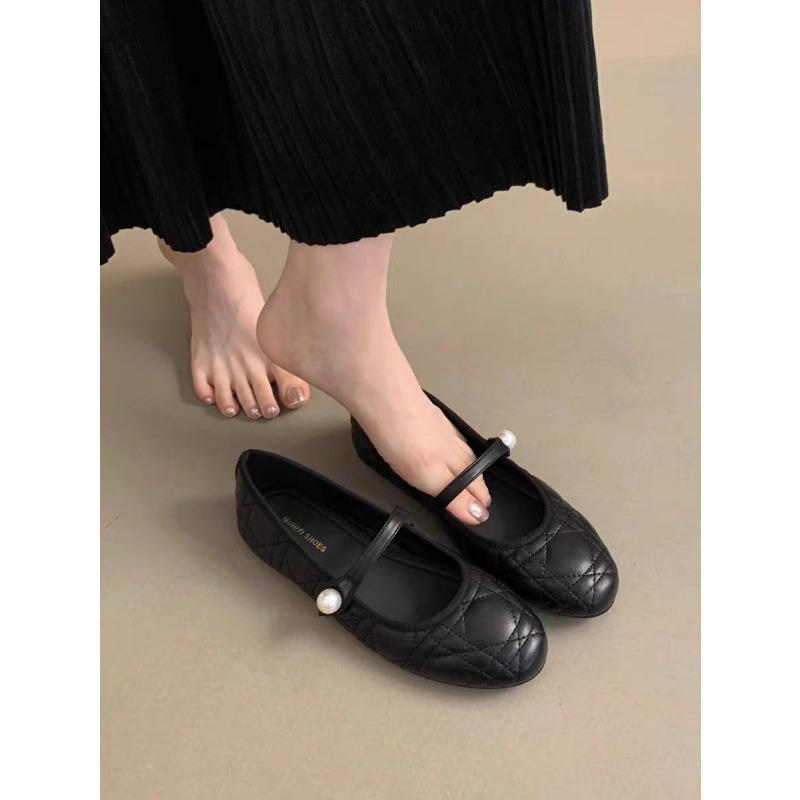 

Мода Весна Осень Новые Роскошные Женские Черные Лаконичного Дизайна Туфли с Ремешком и Жемчужной Пряжкой Модные Женские Туфли-Балетки с Круглым Носком 40 чёрный