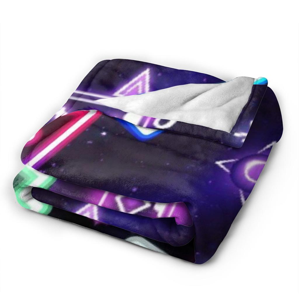Geometry Dash Gaming Game Plush Blankets Warm Soft Flannel Throw Blanket Kids Couch Chair Quality Bedspread Gift Idea