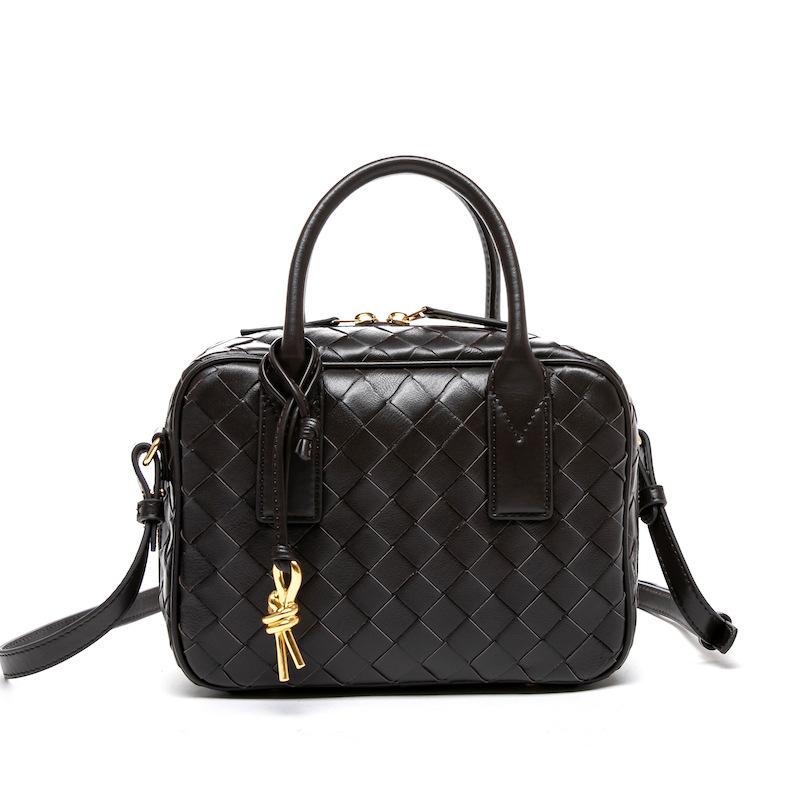 Trendy new women's bag first layer sheepskin handmade bag portable oblique span women's explosive woven bag explosive