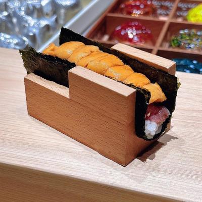 Porta Sushi a Forma di U in Noce Stile Giapponese Spessore Aumentato Supporto per Sushi Superficie Liscia Barchetta per Sushi Espositore per Cibo Espositore per Cibo
