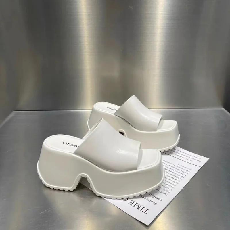 Fashion 2024 Thick Bottom Waterproof Platform Women's Slippers Fashion and Elegant Open Toed Slippers for Women