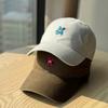 Koreanischer Stil Frühling und Sommer Weiches Oberteil Buchstabendruck K Bestickte Baseballkappe für Herren, Trendiger Outdoor-Sport Sonnenschutz, Gesichtsformend Lässig