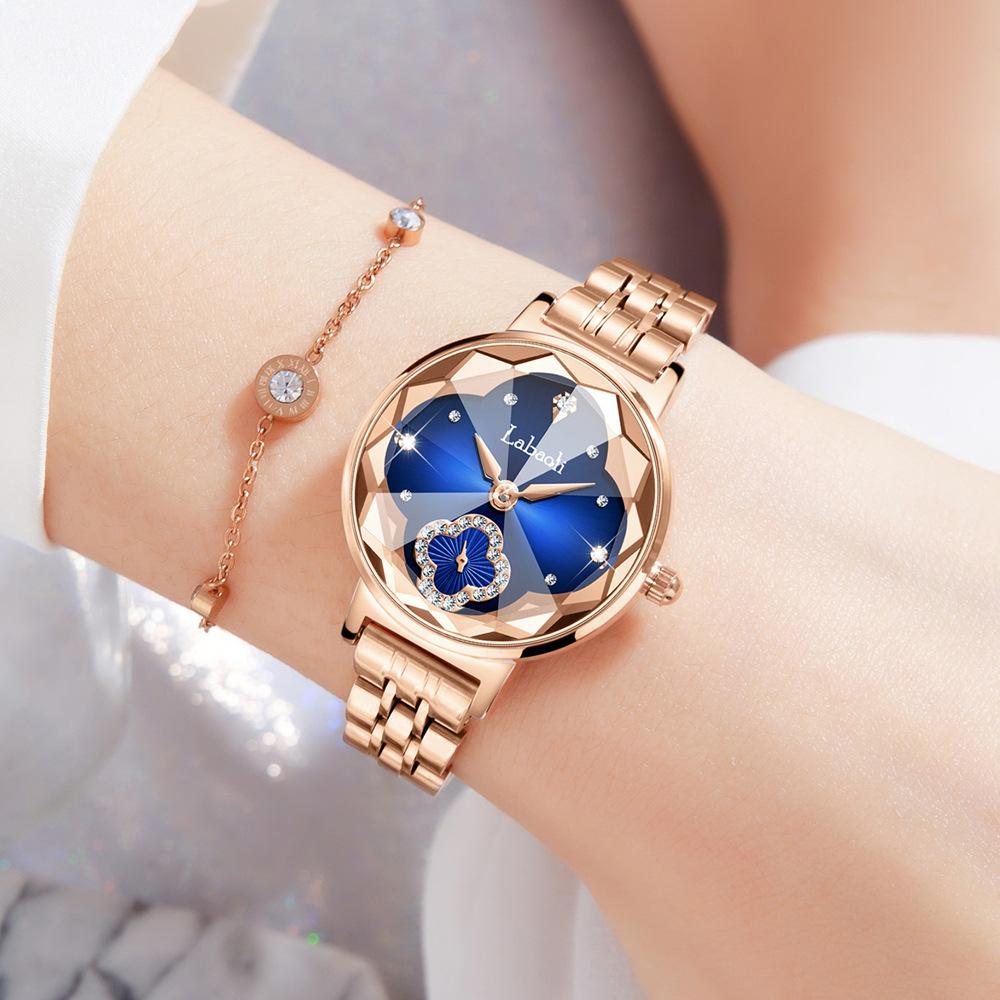 

Новые женские часы со стальным ремешком, циферблат с независимыми секундами и циферблатом в виде цветка четырехлистного клевера