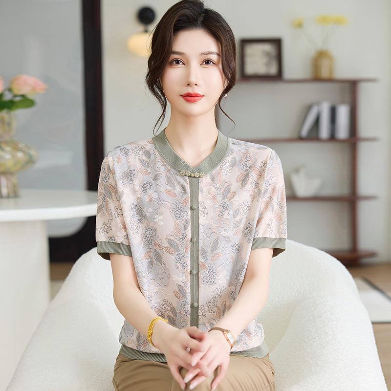 2026 New Chinese Style Ice Silk V-Neck Short-Sleeve Top for Mothers - Elegant Summer Shirt for Middle-Aged and Elderly Women
