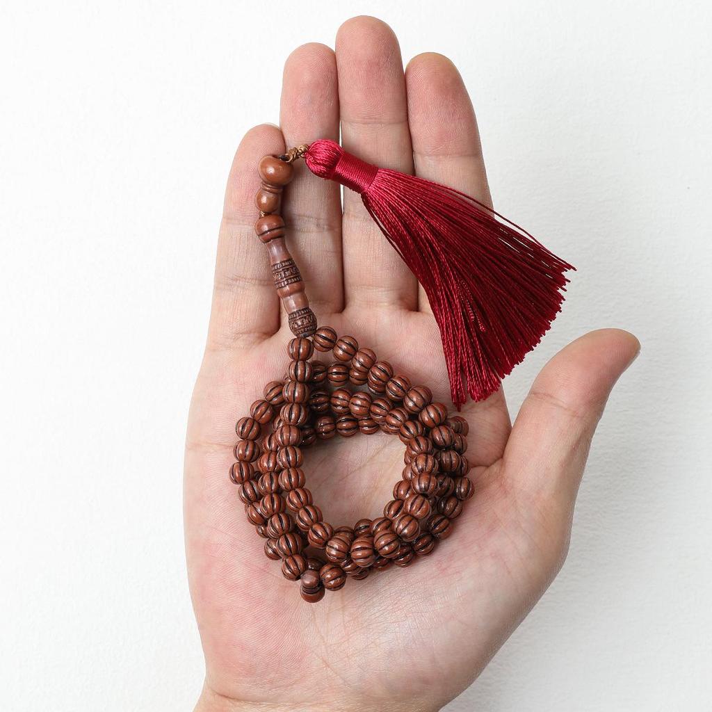 Ručně vyráběný saúdskoarabský náramek s 99 korálky pro muslimské modlitby