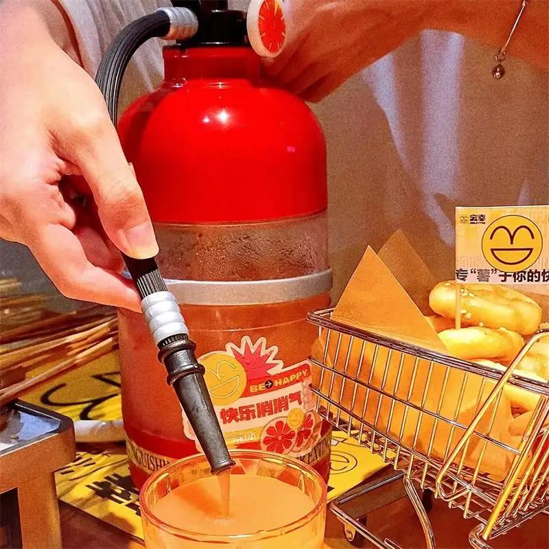 2L Kreative Biermaschine Weinset Handpresse Weinkanone Fassbier-Spender Getränkeeimer Weinteiler Mini