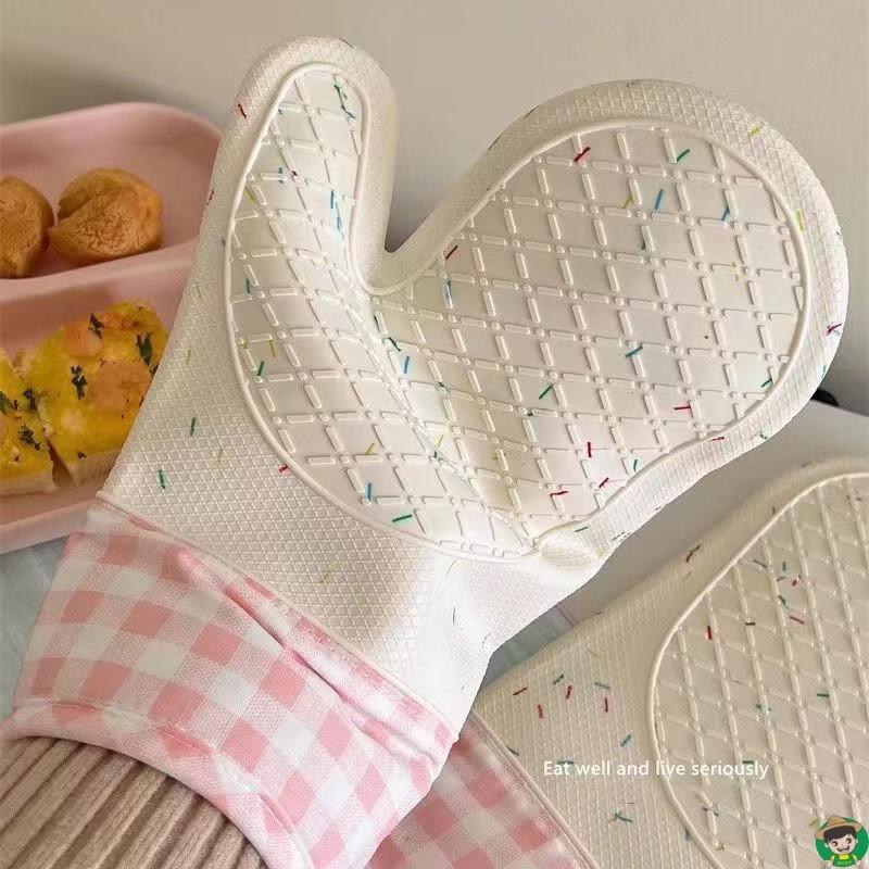 ZISIZ Korean Style Pink Plaid Heat-Resistant Silicone Oven Mitt
