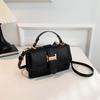 Shoulder bag women's new trendy high-end sense niche design fashion messenger women's bag fashion hand bag