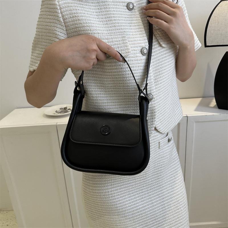 Stylish Korean Minimalist Shoulder Bag 2023 Trendy Pu Leather Crossbody Bag For Women