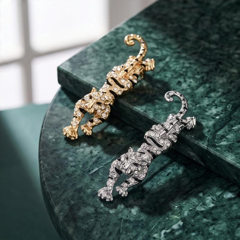 1PC Blazer Tiger Brooch Corsage Fixed Collar Pin Jewelry Metal Animal High-end Accessories Tiger Brooch