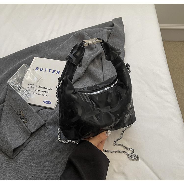 

2025 новая мода нишевый дизайн сумка-пельмень сумка-мессенджер женская нишевый дизайн для поездок на работу ручная сумка-облако чёрный