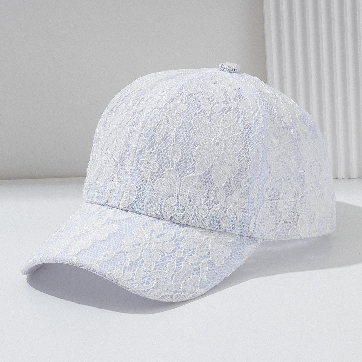 

Женская бейсболка с кружевным цветком и козырьком-уткой Medium (56-58cm) белый