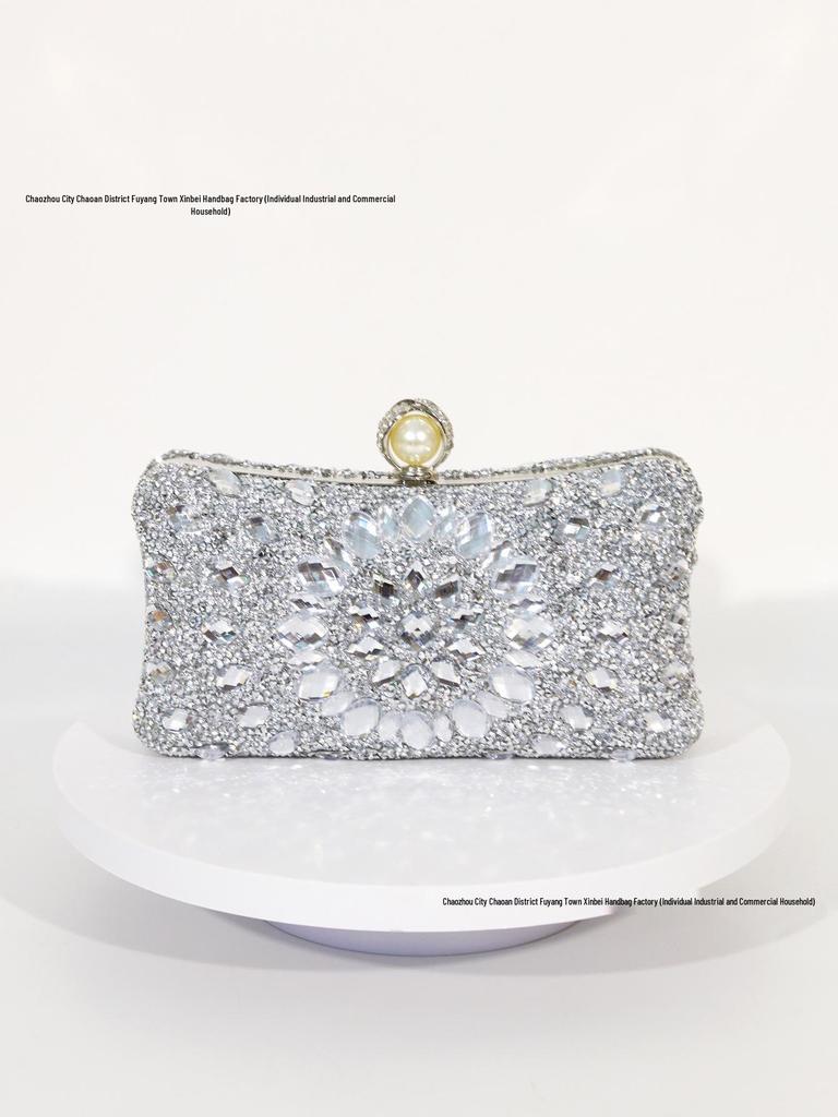 Kadın Elmas Taşlı Akşam Portföy Çantası