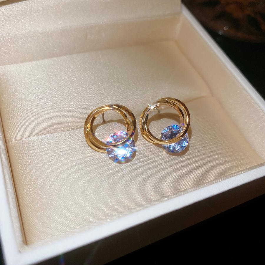 Золотые Серьги-гвоздики Спираль с Цирконием - Корейский Стиль, Легкая Роскошь, Универсальные для Повседневного Ношения