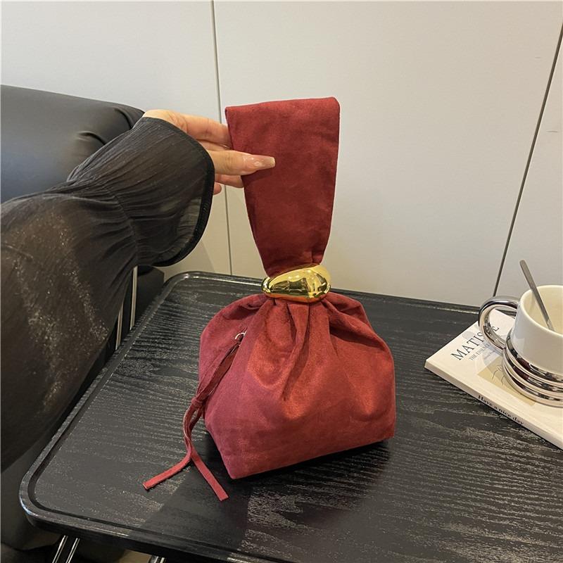 Niche design bag women's new trendy autumn and winter high-end sense retro popular hand bag bucket bag