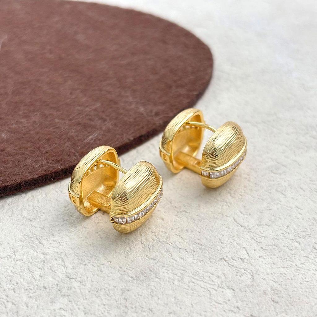 Elegant Zircon-Studded Geometric Ear Cuffs – Sophisticated New Year Style