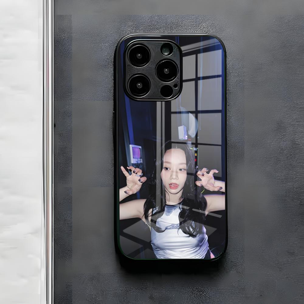 Singer L-Lee Hyeri Phone Case For IPhone 17 Air 16 E Pro Max 15 14 13 Mini 12 Pro 11 Max Plus Black Glass Cover