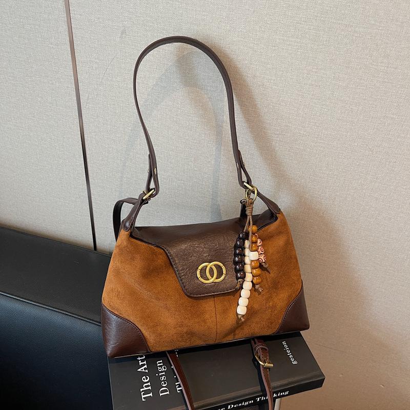 Suede bag women's large capacity 2025 new autumn and winter niche matte retro messenger bag underarm commuter bag