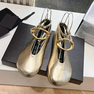 Modische Mary Jane Flats aus weichem Leder mit Metallschnallendekoration. Damenmode Ballerinas Pumps, sexy, gemütliche Loafer mit Knöchelriemen, Luxusschuhe