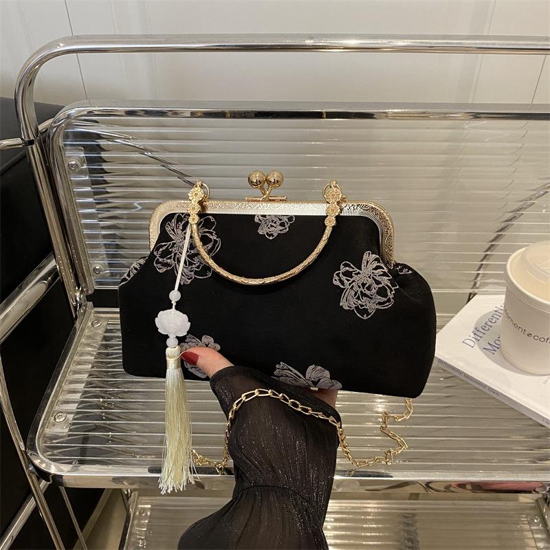 Retro Handbag Temperament Beautiful Dinner Bag Spring and Summer New Shoulder Messenger Bag