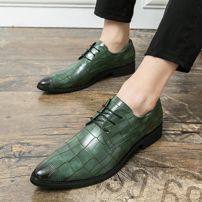 British Men's Pointed Green Patent Leather Shoes Designer Gentleman Oxfords Wedding Dress Prom Groom Footwear Zapatos Hombre